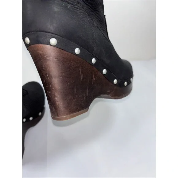 UGG Women 7 Carnegie Shearling Winter Ankle Boot Wedge 1001317 Nubuck Black Stud - Picture 12 of 15
